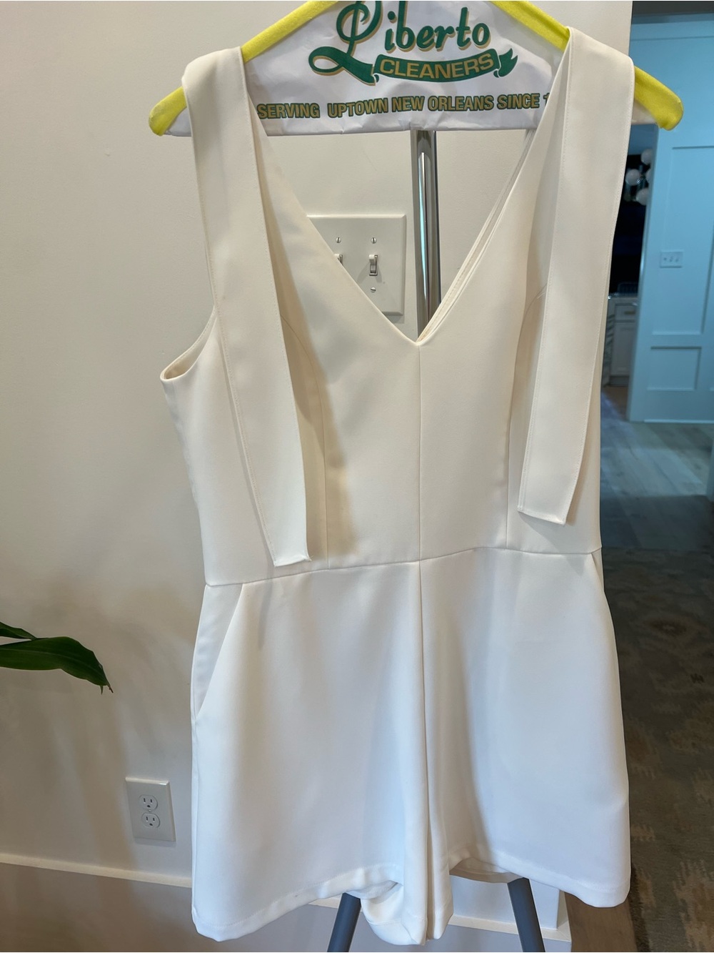 Amanda Uprichard White V-Neck Sleeveless Romper with Tie Straps